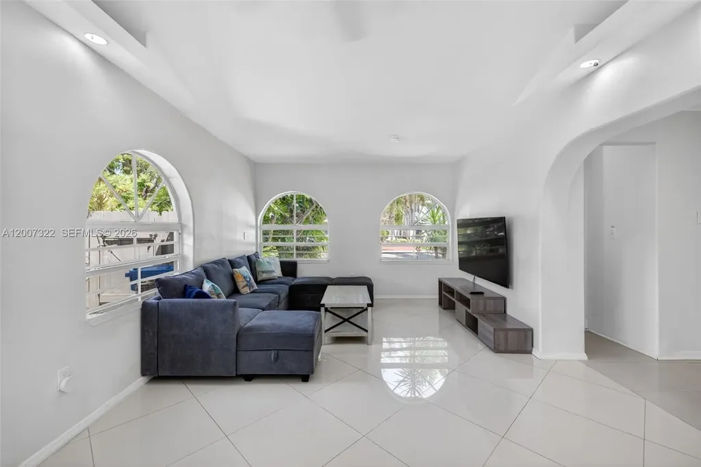 5451 NE 22nd Avenue Fort Lauderdale FL 33308