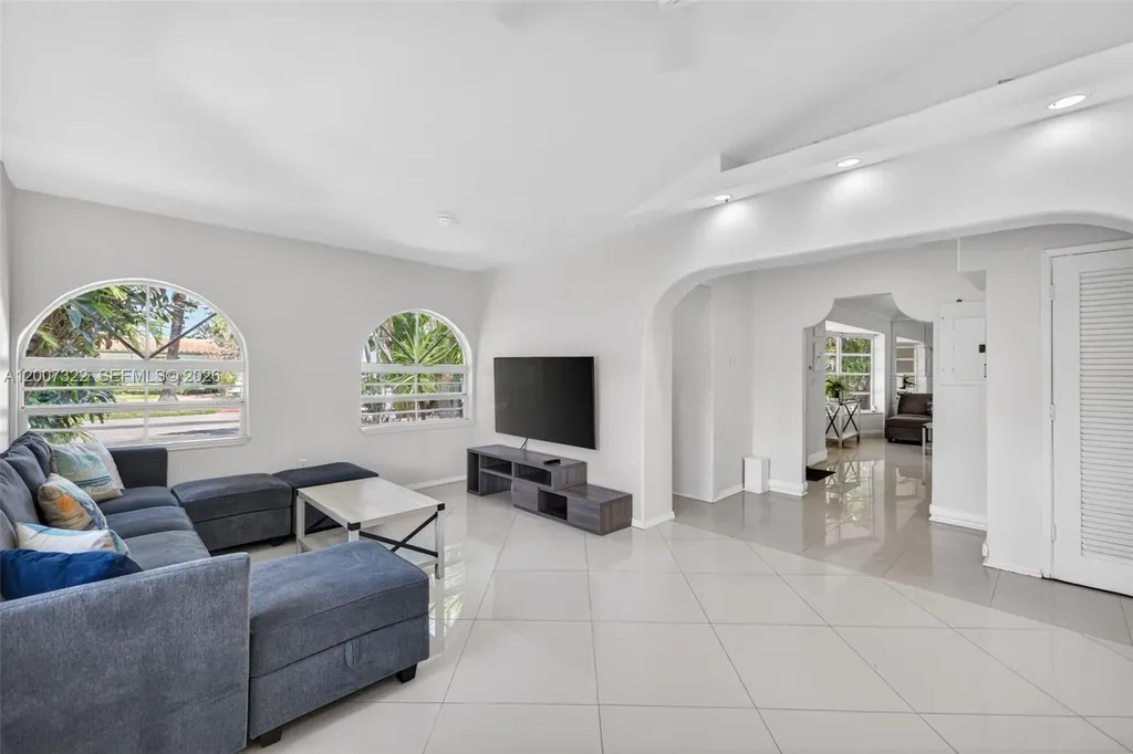 5451 NE 22nd Avenue Fort Lauderdale FL 33308