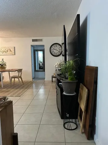 1100 NE 1st Court Hallandale Beach FL 33009