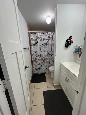 1100 NE 1st Court Hallandale Beach FL 33009