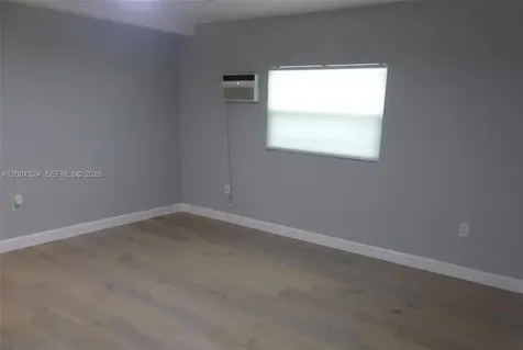 165 NW 40th Street Oakland Park FL 33309