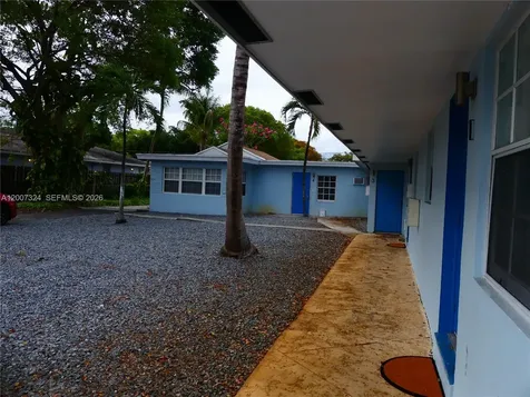 165 NW 40th Street Oakland Park FL 33309