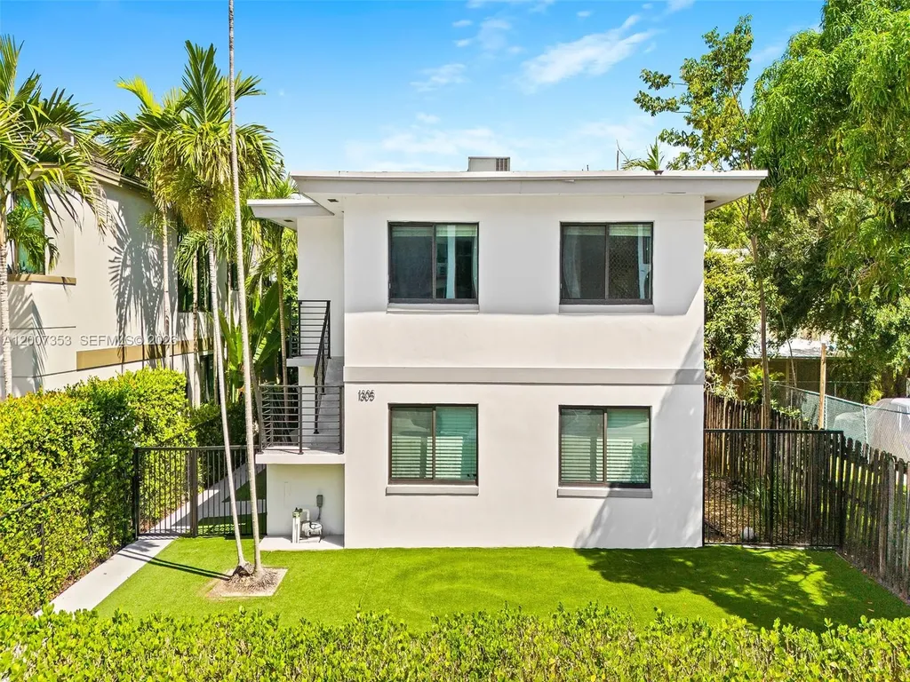 1305 SE 1st Street Fort Lauderdale FL 33301