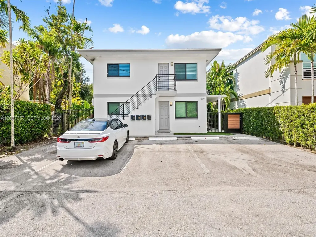 1305 SE 1st Street Fort Lauderdale FL 33301