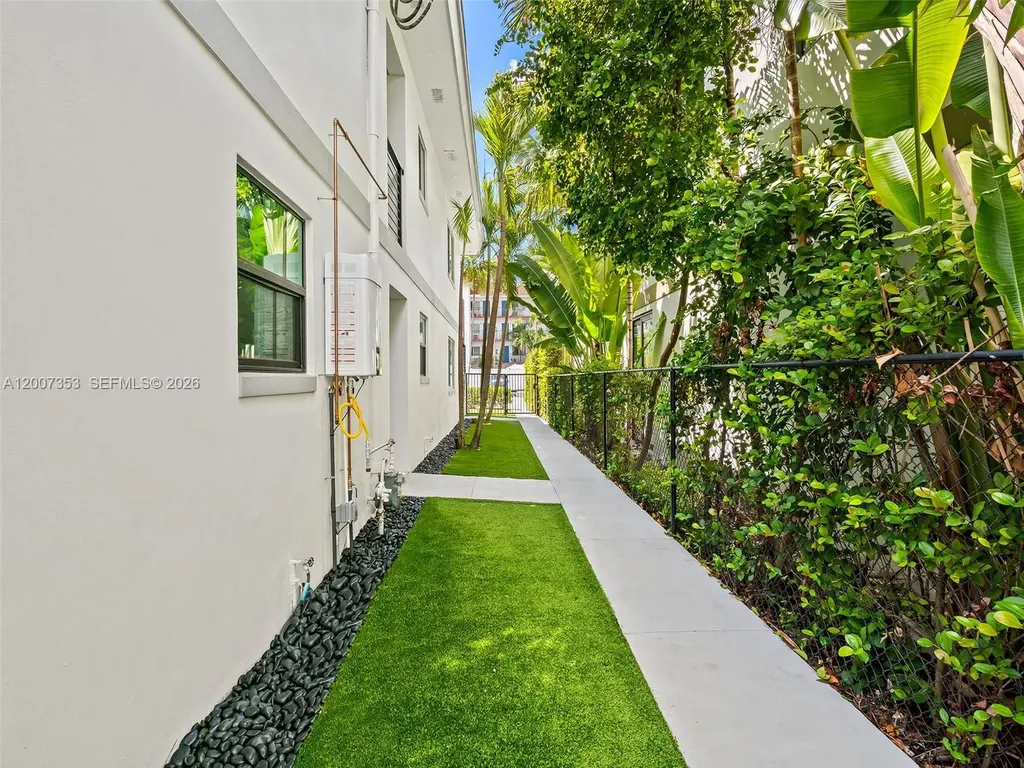 1305 SE 1st Street Fort Lauderdale FL 33301