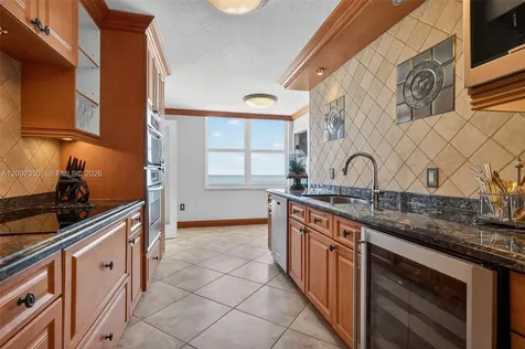 2751 S Ocean Drive Hollywood FL 33019