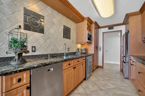 2751 S Ocean Drive Hollywood FL 33019