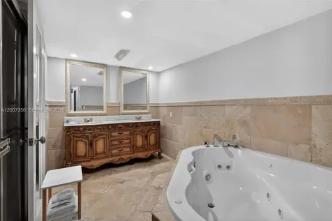 2751 S Ocean Drive Hollywood FL 33019