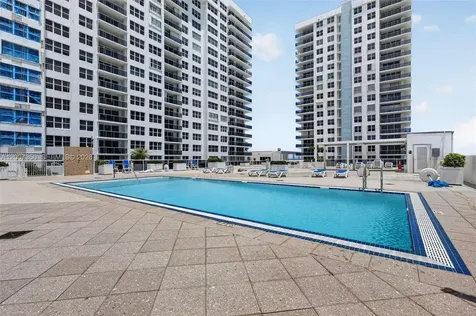 2751 S Ocean Drive Hollywood FL 33019