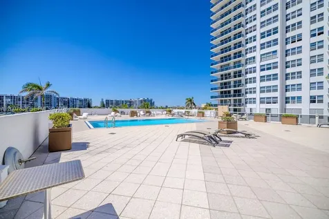 2751 S Ocean Drive Hollywood FL 33019