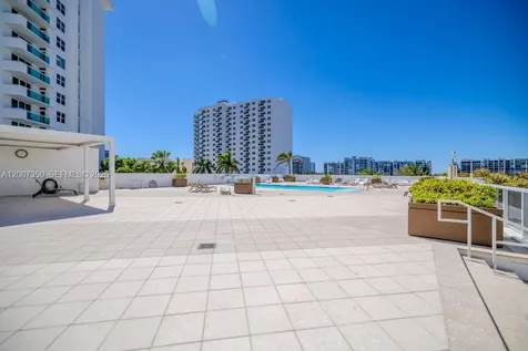 2751 S Ocean Drive Hollywood FL 33019
