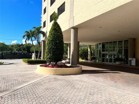 2475 Brickell Avenue Miami FL 33129