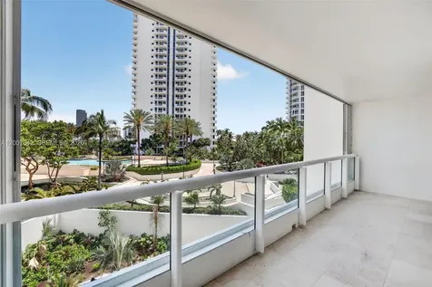 21205 Yacht Club Drive Aventura FL 33180