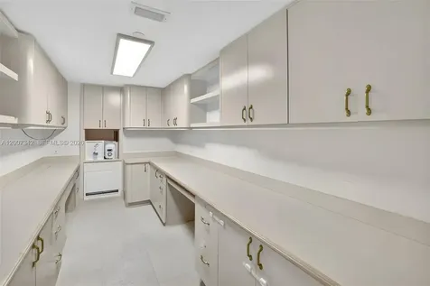 21205 Yacht Club Drive Aventura FL 33180