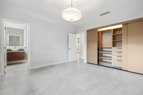 550 S Shore Drive Miami Beach FL 33141