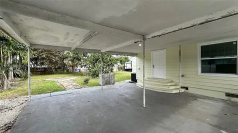 119 SW 8th Avenue Boynton Beach FL 33435