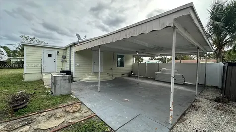 119 SW 8th Avenue Boynton Beach FL 33435