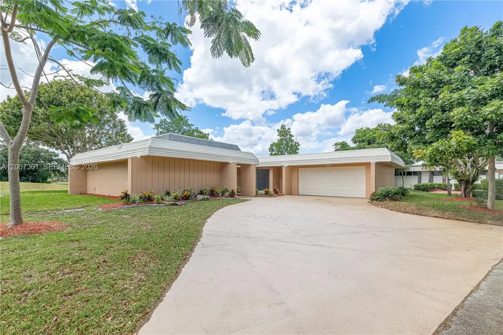 5201 Yellow Pine Lane Tamarac FL 33319