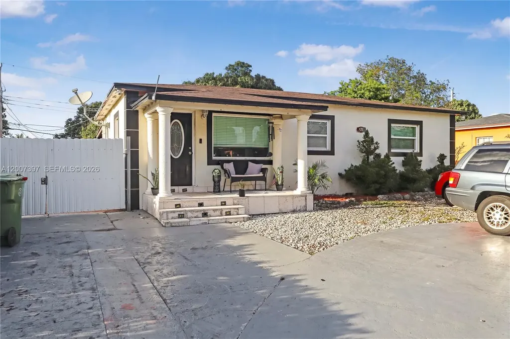 571 E 60th Street Hialeah FL 33013