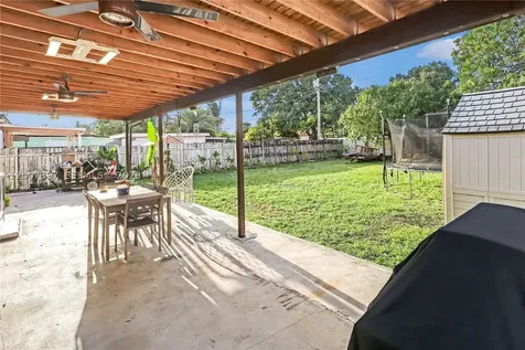 571 E 60th Street Hialeah FL 33013