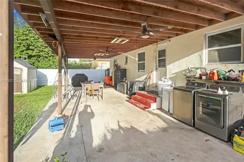 571 E 60th Street Hialeah FL 33013