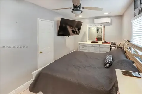 571 E 60th Street Hialeah FL 33013