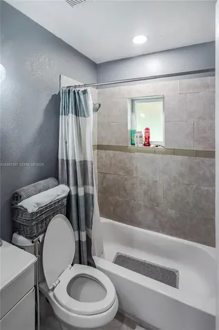 571 E 60th Street Hialeah FL 33013