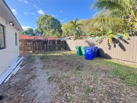 6322 NE 1st Place Miami FL 33138