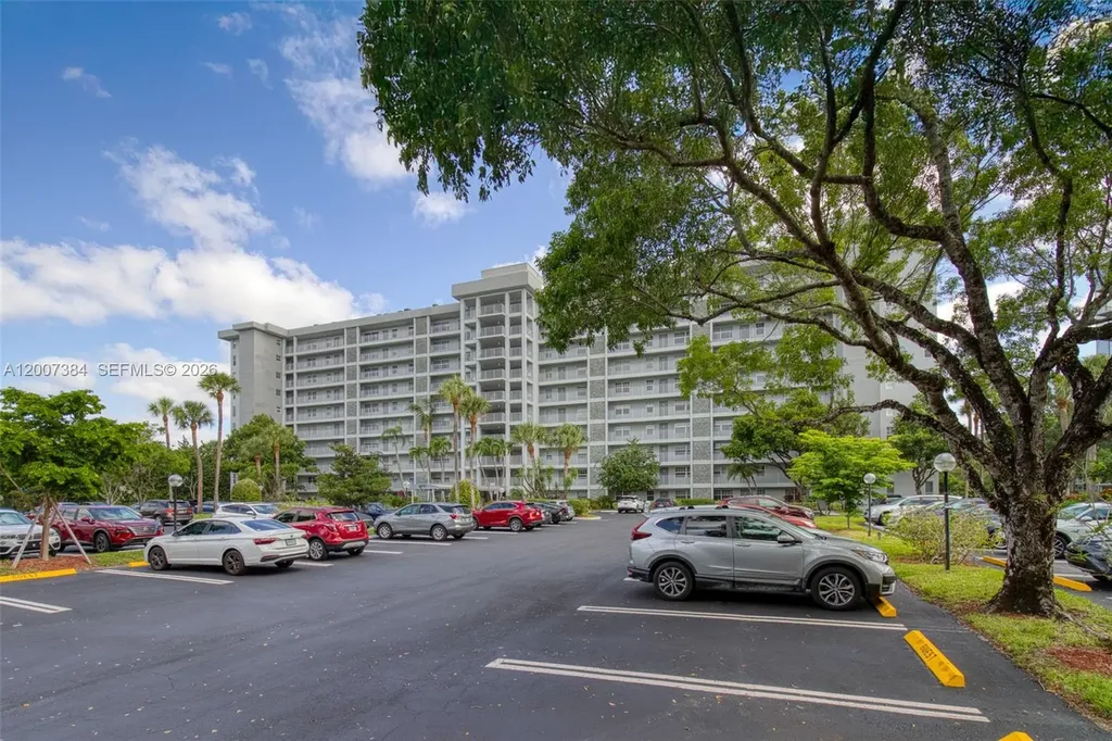 4015 W Palm Aire Drive Pompano Beach FL 33069