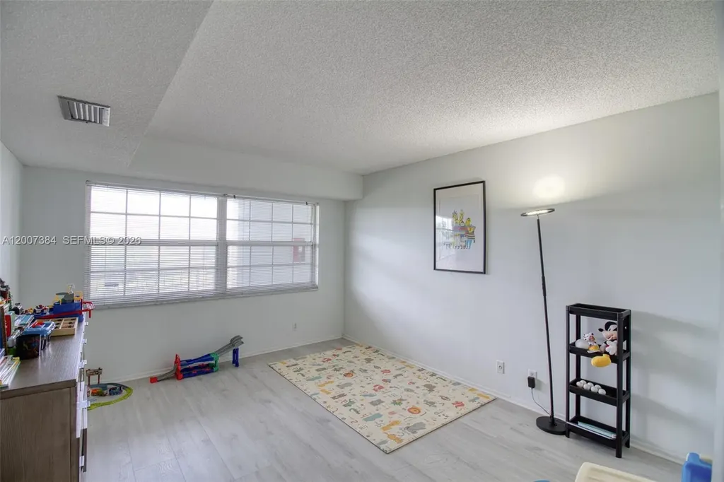 4015 W Palm Aire Drive Pompano Beach FL 33069