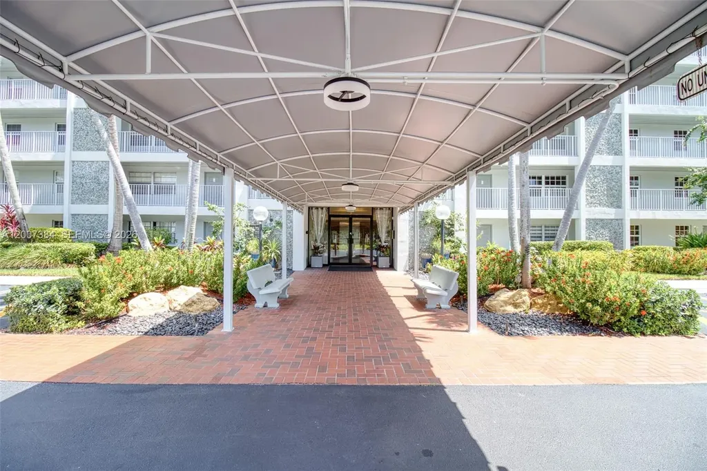4015 W Palm Aire Drive Pompano Beach FL 33069