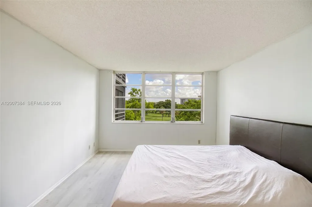 4015 W Palm Aire Drive Pompano Beach FL 33069