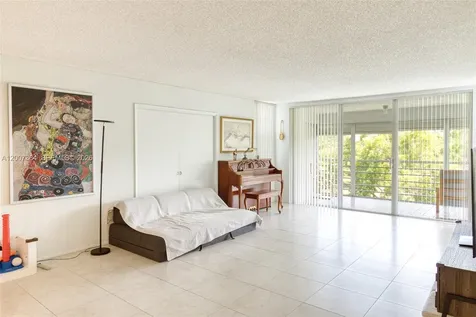 4015 W Palm Aire Drive Pompano Beach FL 33069