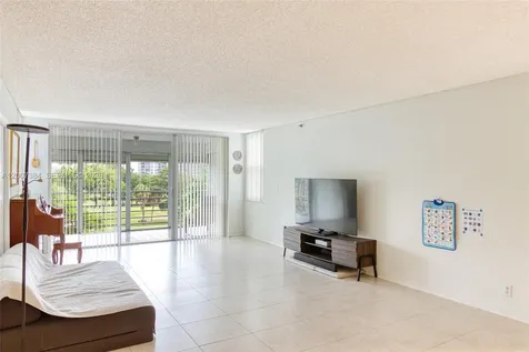 4015 W Palm Aire Drive Pompano Beach FL 33069