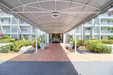 4015 W Palm Aire Drive Pompano Beach FL 33069