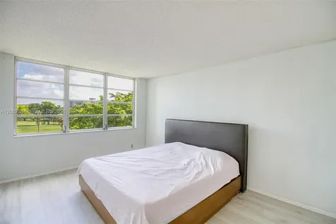 4015 W Palm Aire Drive Pompano Beach FL 33069
