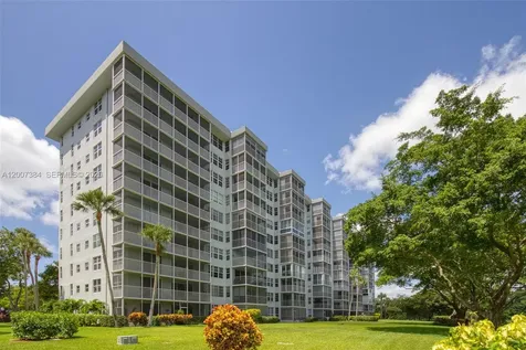 4015 W Palm Aire Drive Pompano Beach FL 33069