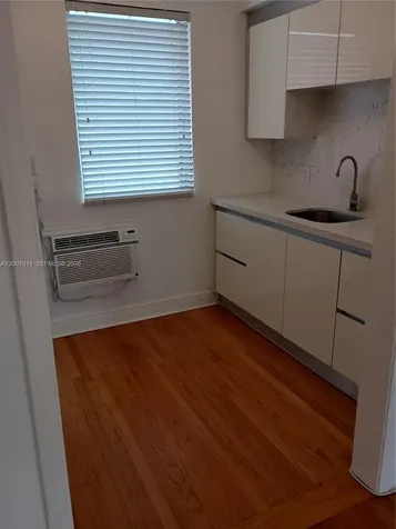 535 74 Miami Beach FL 33141