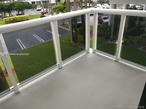 20515 E Country Club Drive Aventura FL 33180