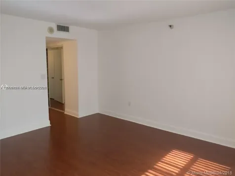 20515 E Country Club Drive Aventura FL 33180
