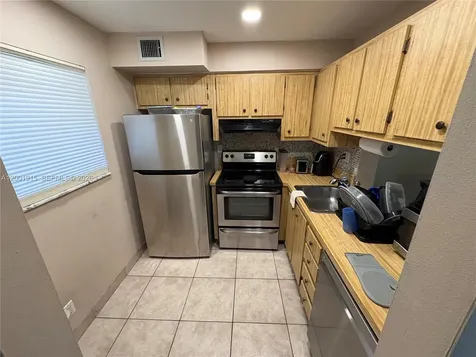 2769 S Oakland Forest Drive Oakland Park FL 33309