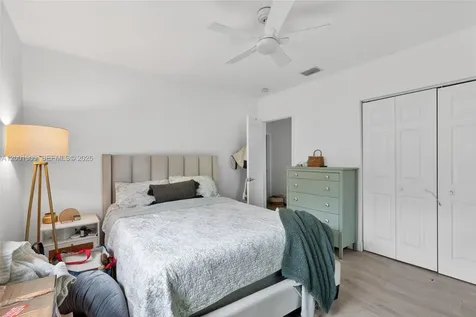 2940 SW 25th Terrace Miami FL 33133
