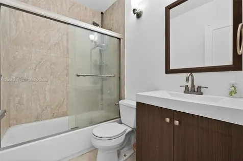 2940 SW 25th Terrace Miami FL 33133