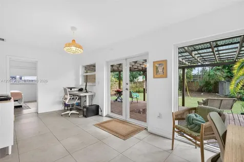 2940 SW 25th Terrace Miami FL 33133