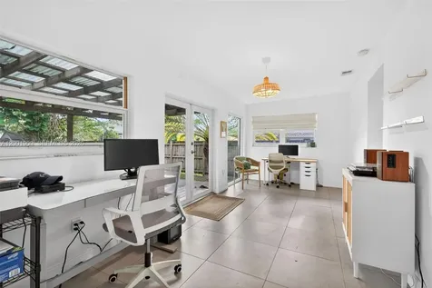 2940 SW 25th Terrace Miami FL 33133