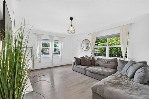 2940 SW 25th Terrace Miami FL 33133