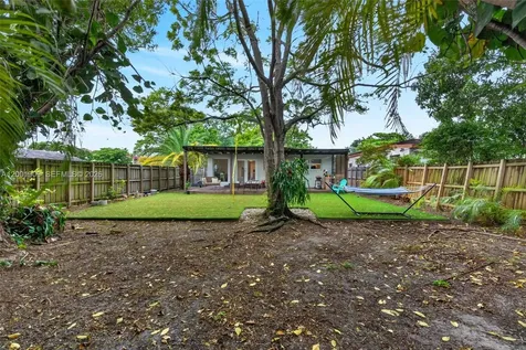 2940 SW 25th Terrace Miami FL 33133