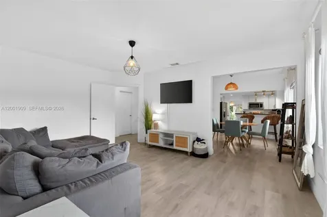 2940 SW 25th Terrace Miami FL 33133