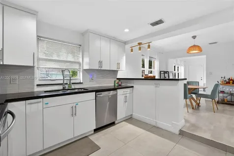 2940 SW 25th Terrace Miami FL 33133