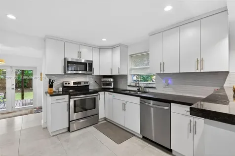 2940 SW 25th Terrace Miami FL 33133
